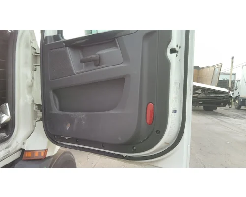 FREIGHTLINER CASCADIA 116 DOOR ASSEMBLY, FRONT
