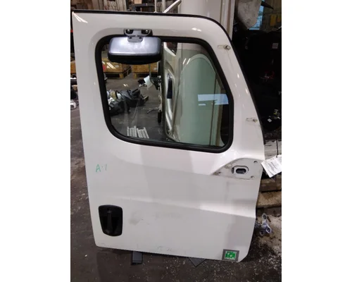 FREIGHTLINER CASCADIA 116 DOOR ASSEMBLY, FRONT