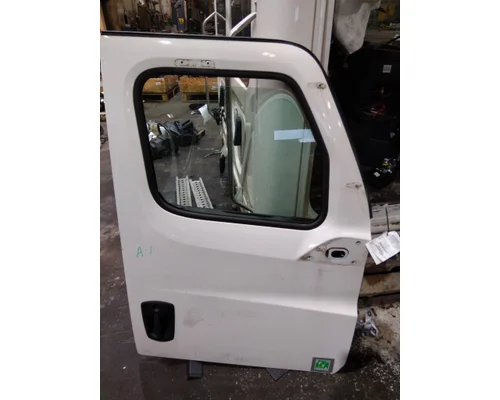 FREIGHTLINER CASCADIA 116 DOOR ASSEMBLY, FRONT
