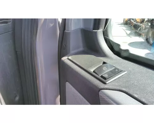 FREIGHTLINER CASCADIA 116 DOOR ELECTRICAL SWITCH