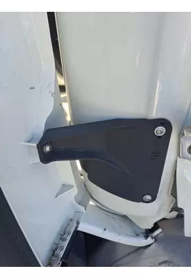 FREIGHTLINER CASCADIA 116 FAIRING BRACKET/MOUNT