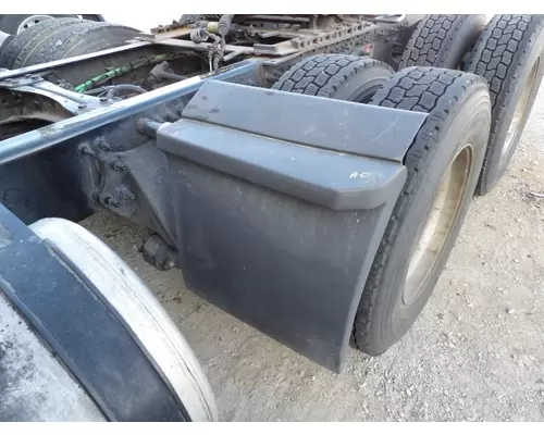 FREIGHTLINER CASCADIA 116 FENDER, QUARTERHALF REAR