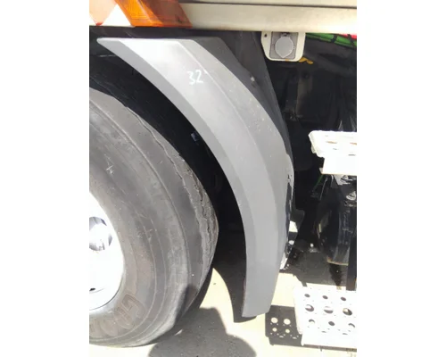 FREIGHTLINER CASCADIA 116 FENDER EXTENSION