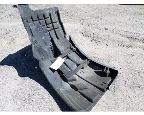 FREIGHTLINER CASCADIA 116 FENDER EXTENSION