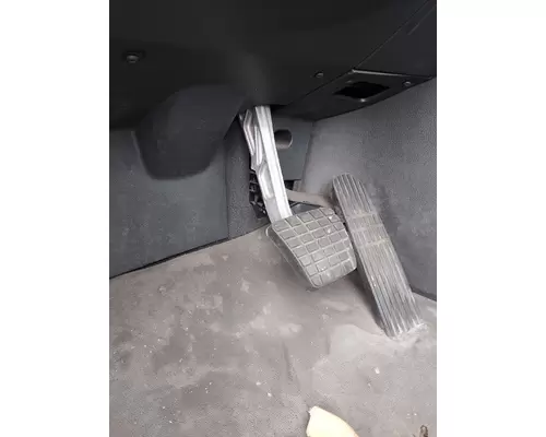 FREIGHTLINER CASCADIA 116 FOOT PEDAL