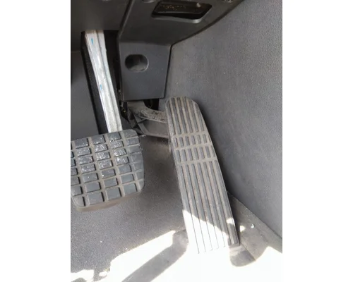 FREIGHTLINER CASCADIA 116 FOOT PEDAL