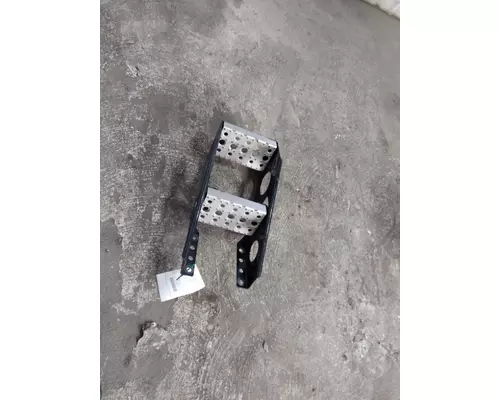 FREIGHTLINER CASCADIA 116 FRAME STEP