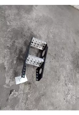 FREIGHTLINER CASCADIA 116 FRAME STEP