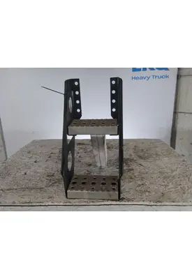 FREIGHTLINER CASCADIA 116 FRAME STEP