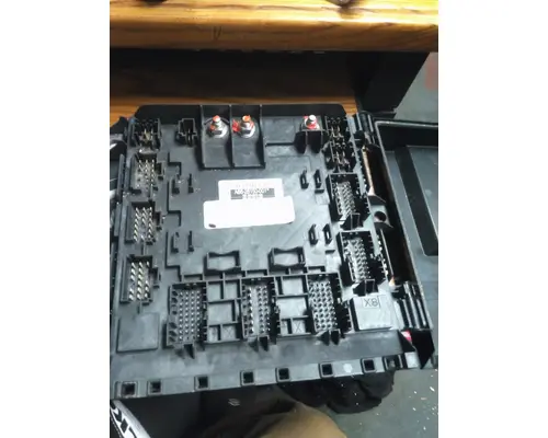 FREIGHTLINER CASCADIA 116 FUSE BOX