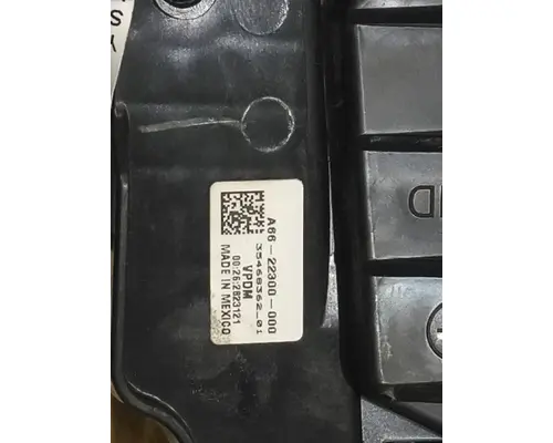 FREIGHTLINER CASCADIA 116 FUSE BOX