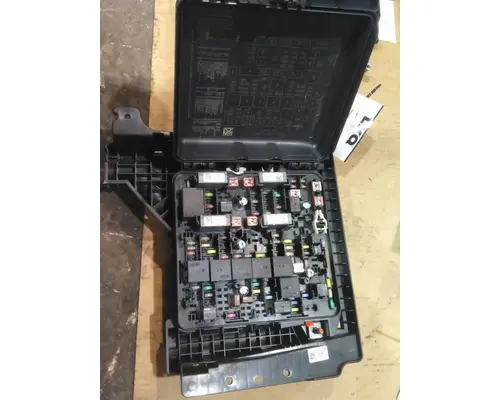 FREIGHTLINER CASCADIA 116 FUSE BOX