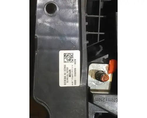 FREIGHTLINER CASCADIA 116 FUSE BOX