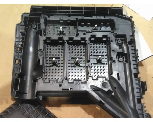 FREIGHTLINER CASCADIA 116 FUSE BOX