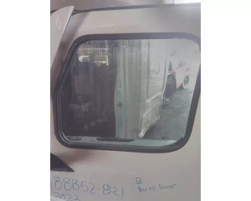 FREIGHTLINER CASCADIA 116 GLASS, DOOR, FRONT