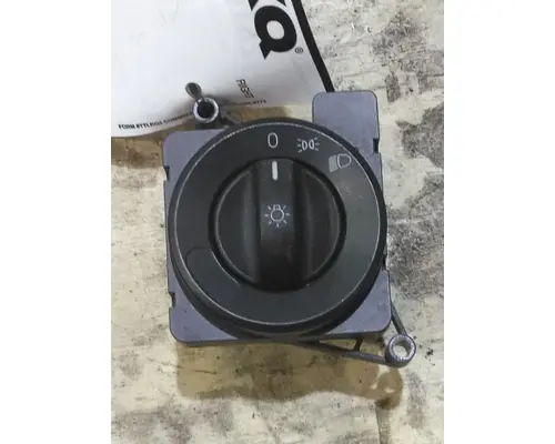 FREIGHTLINER CASCADIA 116 HEADLAMP SWITCH