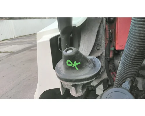 FREIGHTLINER CASCADIA 116 HOOD BRACKET