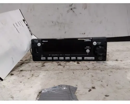 FREIGHTLINER CASCADIA 116 RADIO AMFMBLUETOOTH