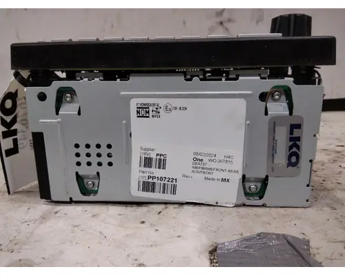 FREIGHTLINER CASCADIA 116 RADIO AMFMBLUETOOTH