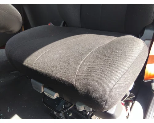 FREIGHTLINER CASCADIA 116 SEAT, FRONT
