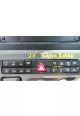 FREIGHTLINER CASCADIA 116 UTILITY LAMP SWITCH