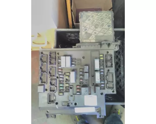 FREIGHTLINER CASCADIA 125 2018-UP FUSE BOX