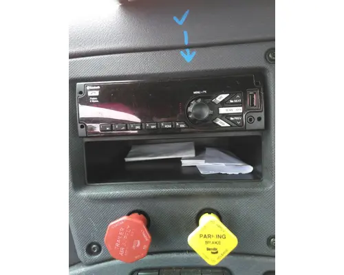 FREIGHTLINER CASCADIA 125 2018-UP RADIO AMFMBLUETOOTH