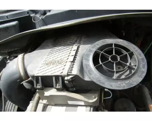 FREIGHTLINER CASCADIA 125 2018UP AIR CLEANER