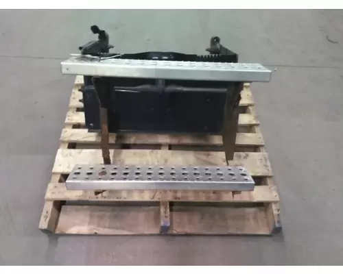 FREIGHTLINER CASCADIA 125 2018UP BATTERY BOX