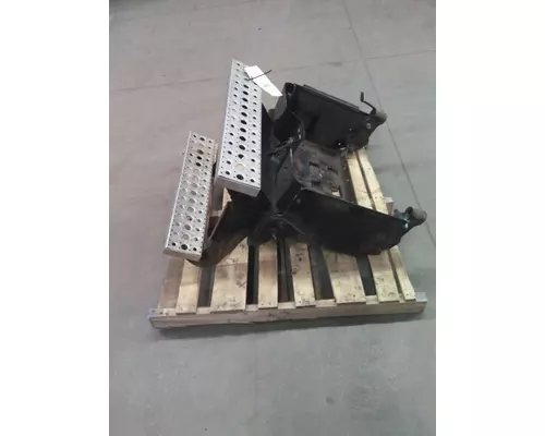 FREIGHTLINER CASCADIA 125 2018UP BATTERY BOX
