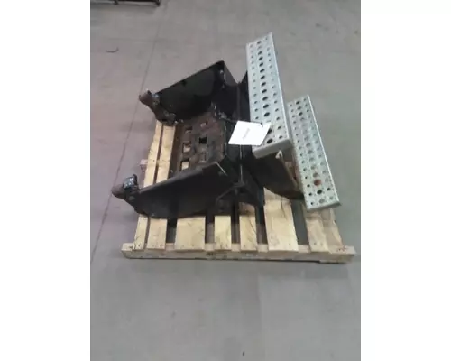 FREIGHTLINER CASCADIA 125 2018UP BATTERY BOX