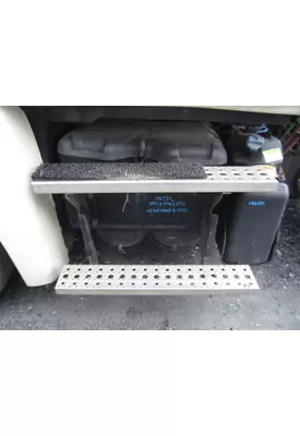 FREIGHTLINER CASCADIA 125 2018UP BATTERY BOX