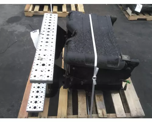 FREIGHTLINER CASCADIA 125 2018UP BATTERY BOX