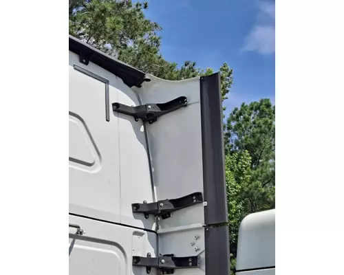 FREIGHTLINER CASCADIA 125 2018UP CAB EXTENSION