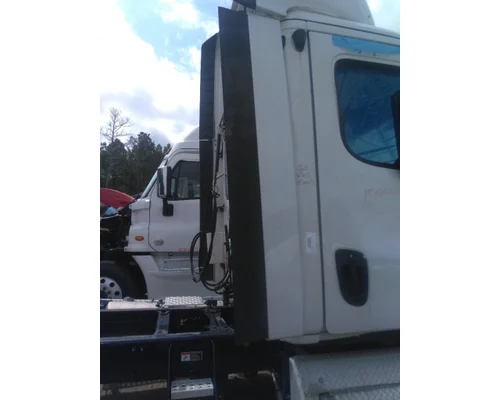 FREIGHTLINER CASCADIA 125 2018UP CAB EXTENSION