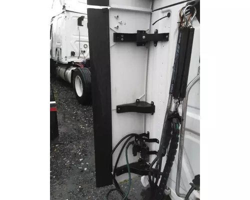 FREIGHTLINER CASCADIA 125 2018UP CAB EXTENSION