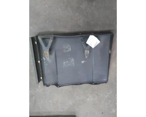 FREIGHTLINER CASCADIA 125 2018UP CAB SKIRTSIDE FAIRING