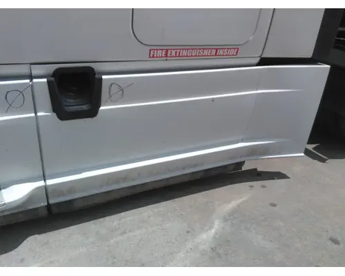 FREIGHTLINER CASCADIA 125 2018UP CAB SKIRTSIDE FAIRING