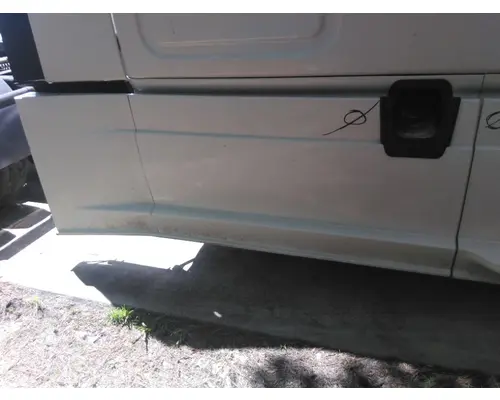 FREIGHTLINER CASCADIA 125 2018UP CAB SKIRTSIDE FAIRING