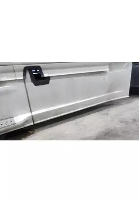 FREIGHTLINER CASCADIA 125 2018UP CAB SKIRT/SIDE FAIRING