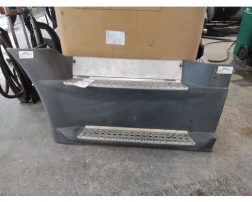 FREIGHTLINER CASCADIA 125 2018UP CAB SKIRTSIDE FAIRING