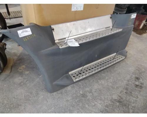 FREIGHTLINER CASCADIA 125 2018UP CAB SKIRTSIDE FAIRING