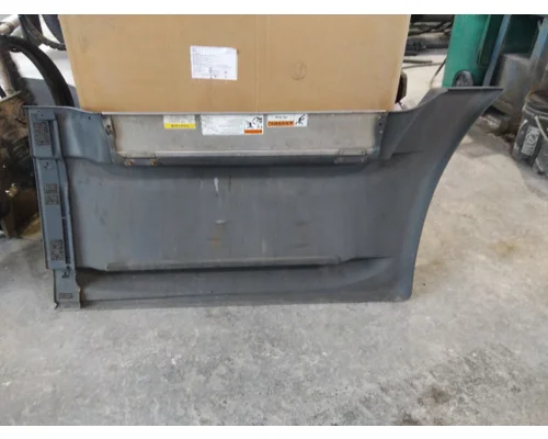 FREIGHTLINER CASCADIA 125 2018UP CAB SKIRTSIDE FAIRING