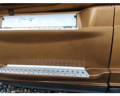 FREIGHTLINER CASCADIA 125 2018UP CAB SKIRTSIDE FAIRING