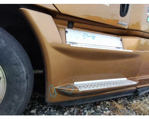 FREIGHTLINER CASCADIA 125 2018UP CAB SKIRTSIDE FAIRING