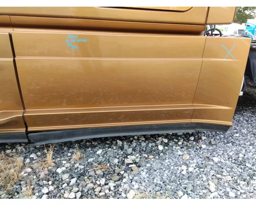 FREIGHTLINER CASCADIA 125 2018UP CAB SKIRTSIDE FAIRING