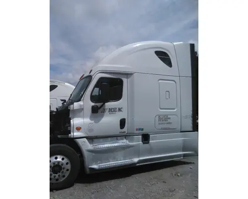 FREIGHTLINER CASCADIA 125 2018UP CAB