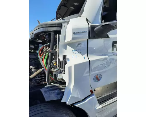 FREIGHTLINER CASCADIA 125 2018UP COWL