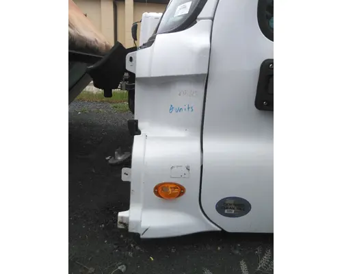 FREIGHTLINER CASCADIA 125 2018UP COWL