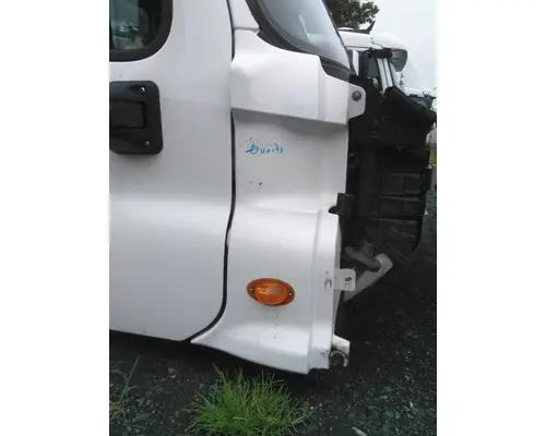 FREIGHTLINER CASCADIA 125 2018UP COWL
